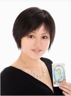 電話占いデスティニーの占い師・瀬里奈先生の画像
