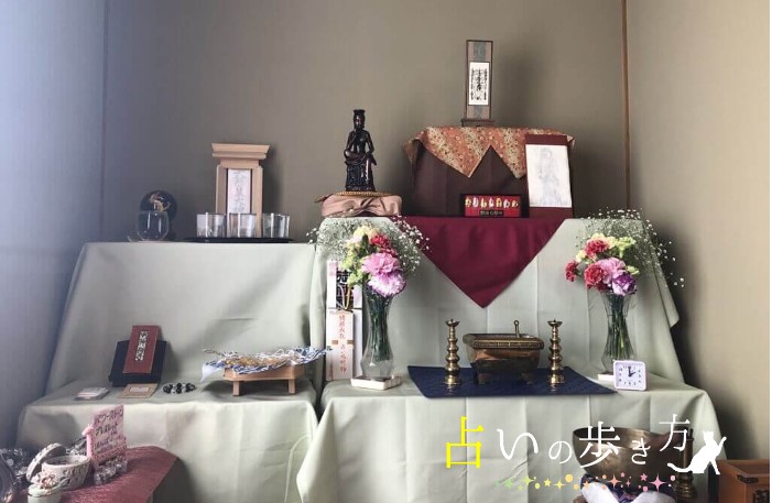 明神桜子先生の鑑定室内