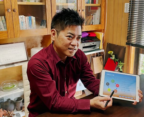 沖縄の当たる占い師　オフィスニライの宮城文彦先生の画像