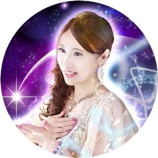 みんなの電話占いの当たる占い師・星藍先生の画像