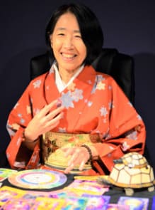 占いの館千里眼の占い師　　瑞葉(みずは)先生