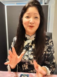 名古屋の当たる占い師 占いの館千里眼名駅ささしま店の紫蝶先生の
