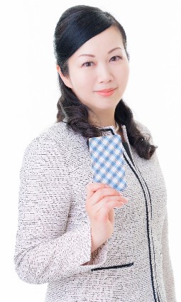 東京都内の人気の占いカフェ　フォーチュンBARタロットの占い師志磨先生の画像