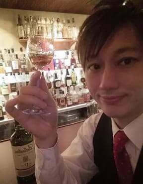 佐世保の当たる人気の占い師　佐世保バー ラ・クルーズの堺州平先生の画像